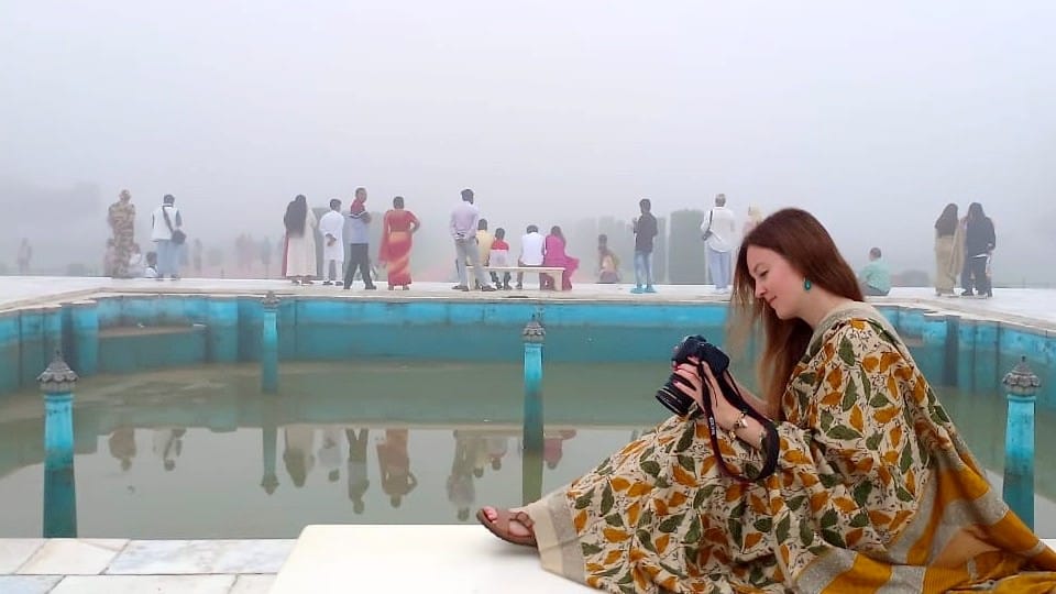 Agra Weather News: Taj Mahal Hide Due To Fog In Agra After Rain, Agra Ka Mausam