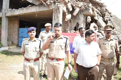 Big action on Ganesh Dutt mishra associate of mafia Mukhtar Ansari in ghazipur property worth 14 crores kurk