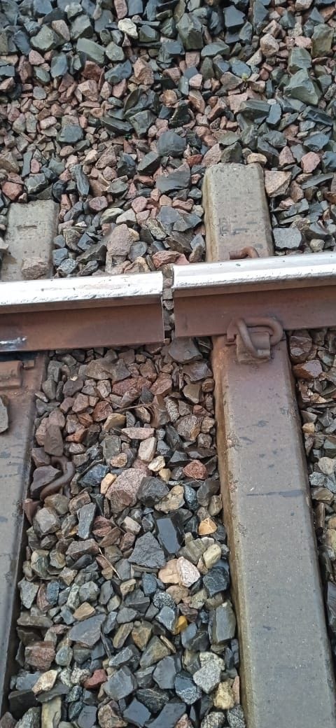 Crack in railway track in Basti major accident averted