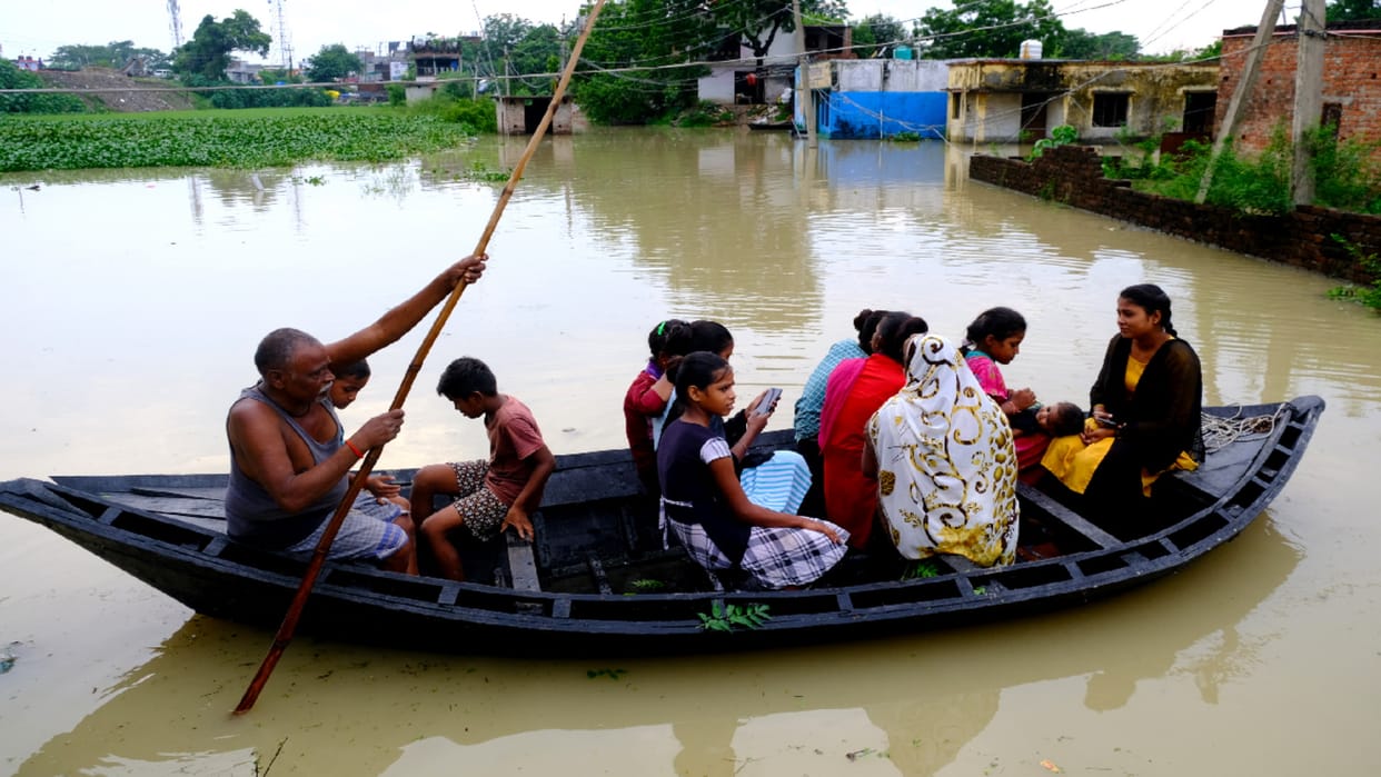 Flood wreaks havoc in Gorakhpur water entered 120 villages