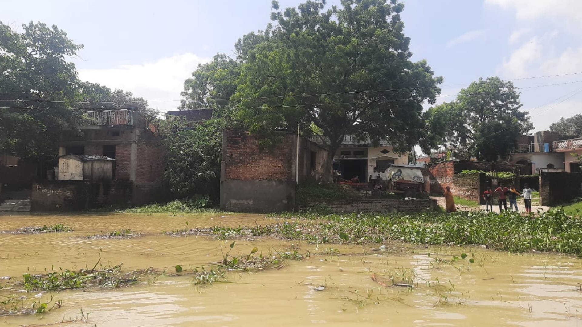 Flood wreaks havoc in Gorakhpur water entered 120 villages