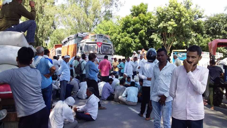 Farmers blocked Narnaul Jaipur highway
