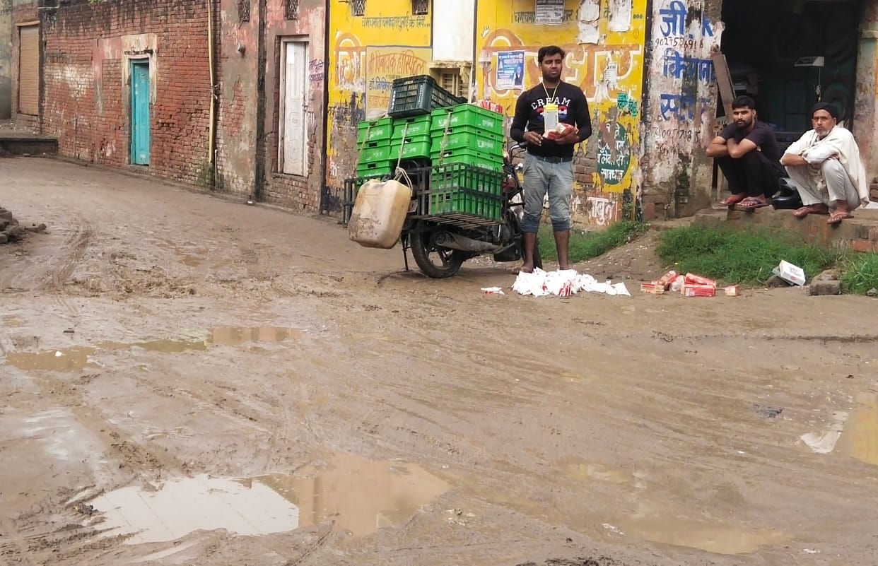 Service road collapsed in rain, pedestrians upset