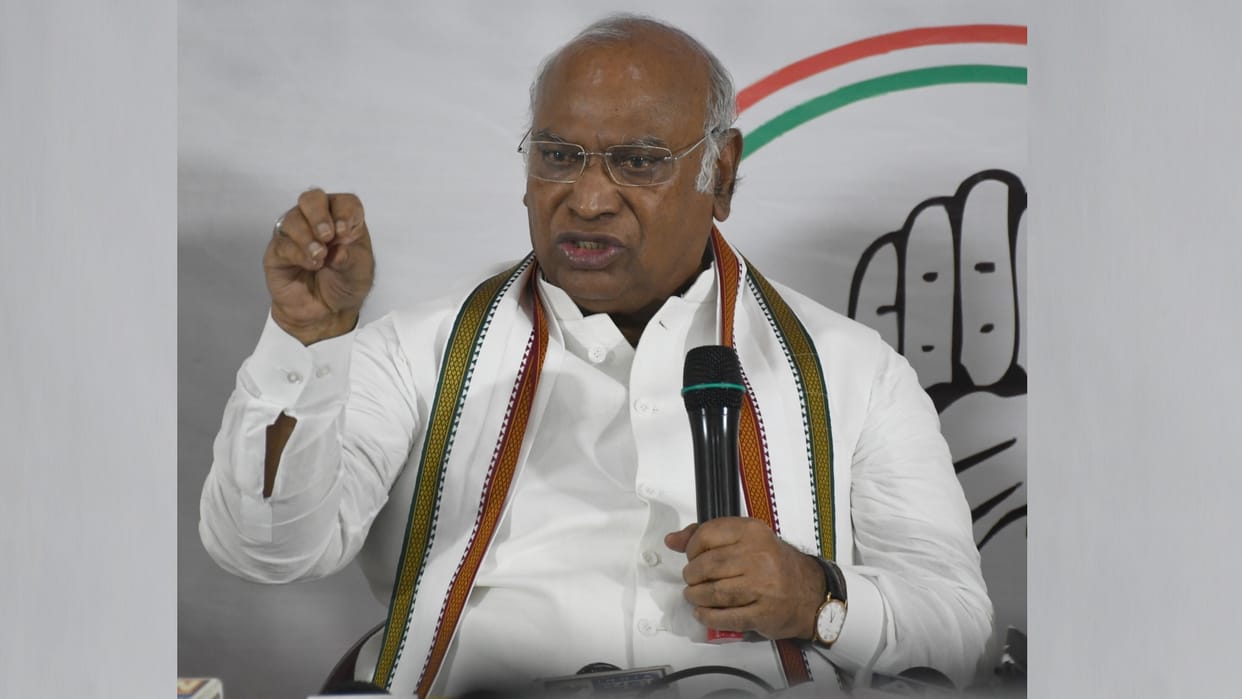 Mallikarjun Kharge will take charge of Congress President Today