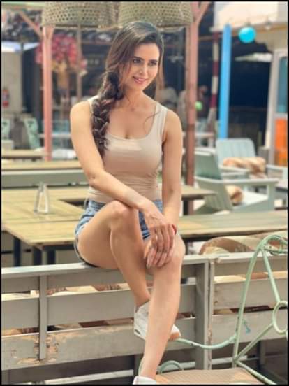 मीनाक्षी दीक्षित