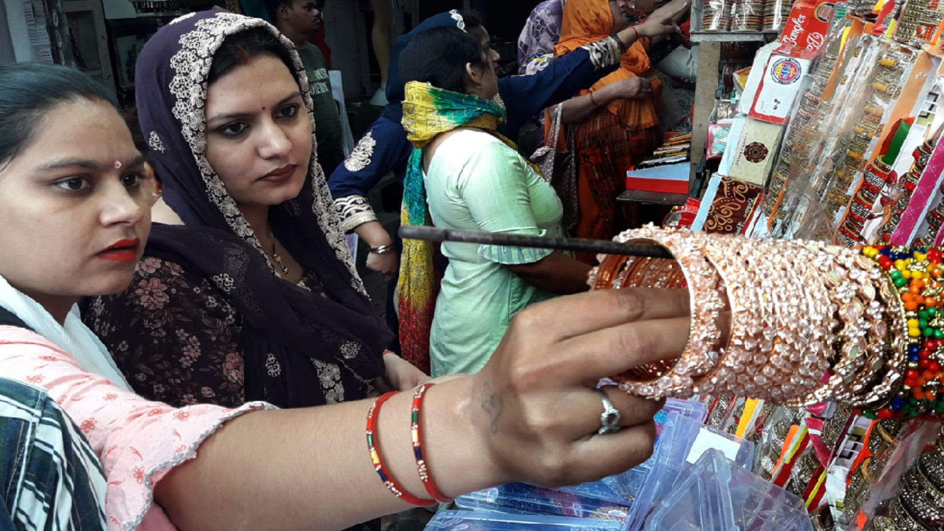 Karva Chaut 2022: Fast  will be done in special yoga, Married Women should wear Red Color wear clothes