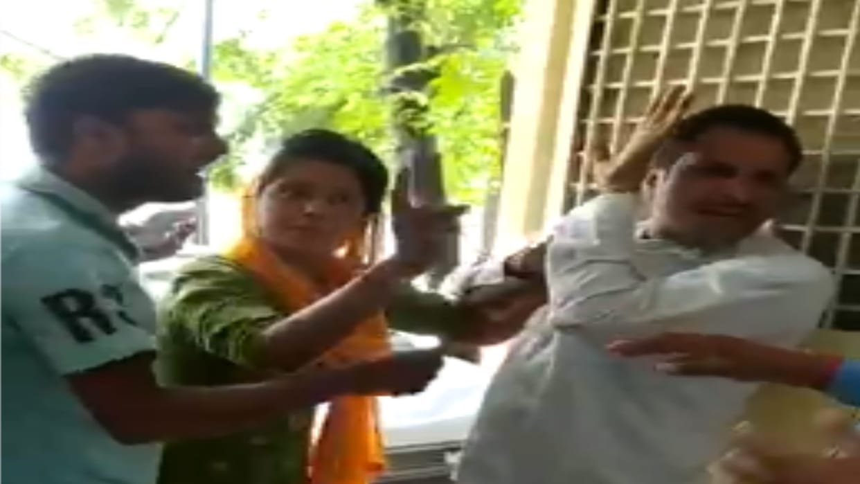 Muzaffarnagar: There was an outstanding bill of 80 thousand, couple beat up SSO for disconnecting connection