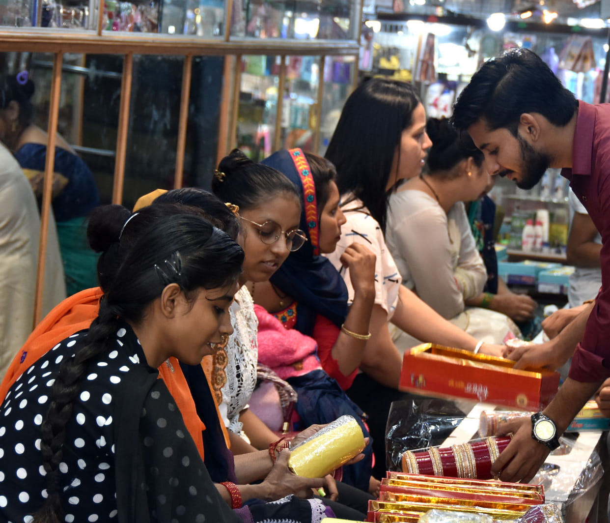 Newlyweds preparing to decorate for Sajna