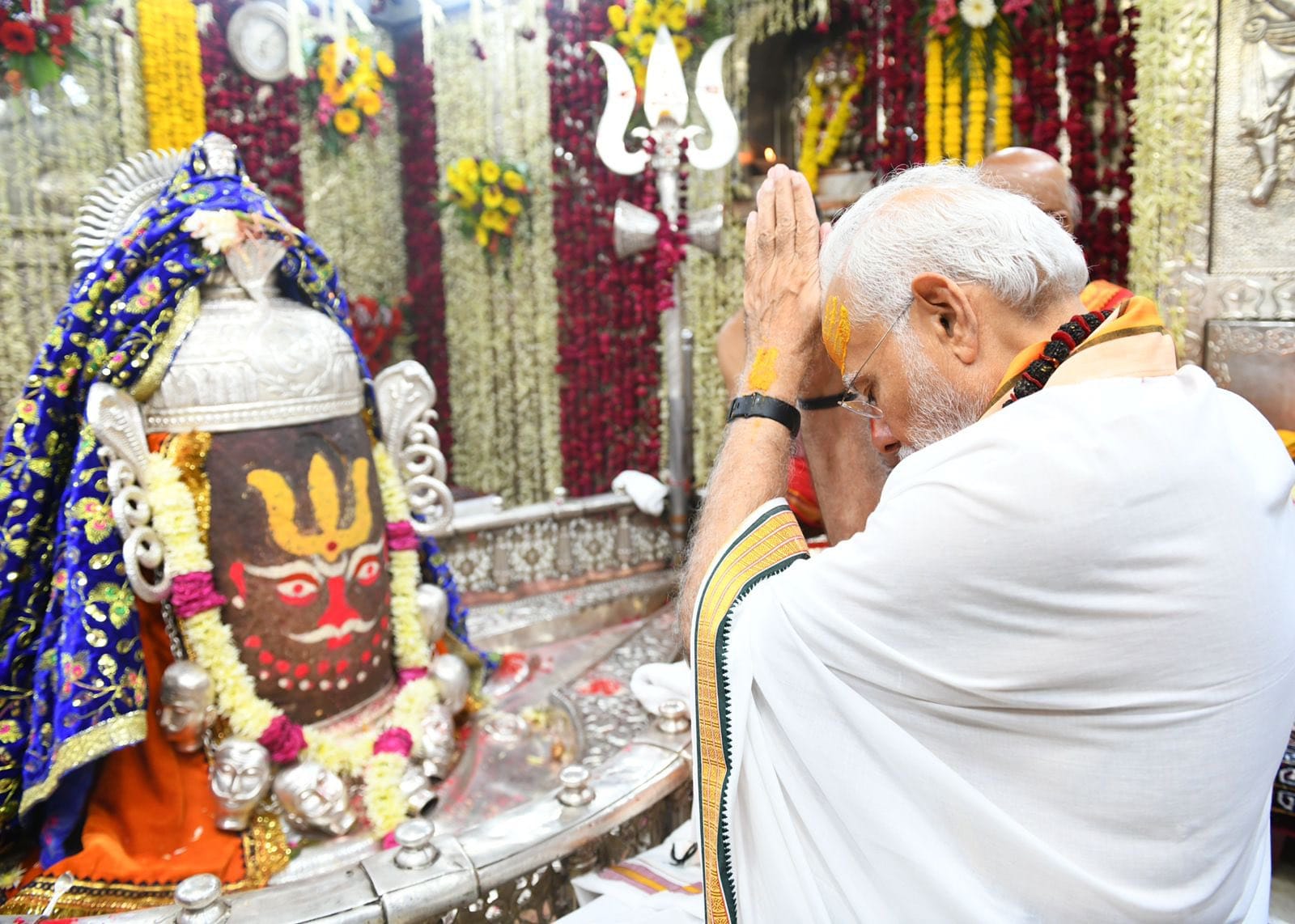 Shri Mahakal Lok: Modi could not perform Jalabhishek, worshiped with 16 auspicious substances