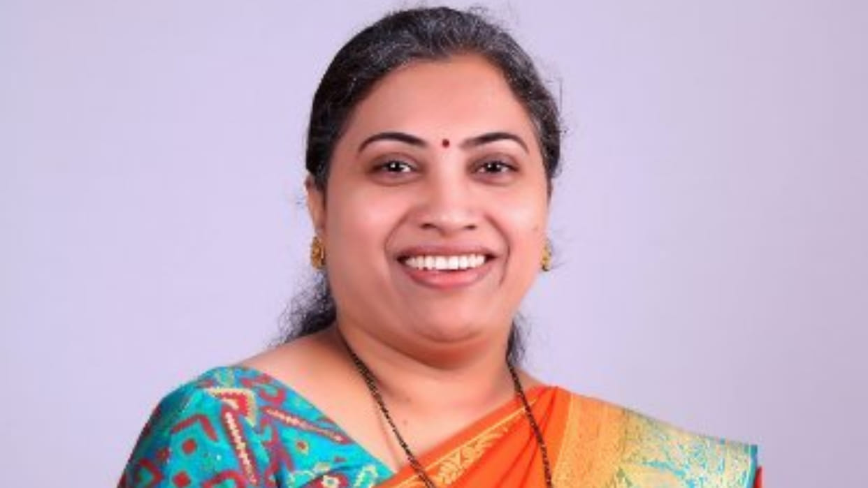 Maharashtra govt got nothing with alleged delay by BMC in accepting Rutuja Latkes resignation Fadnavis