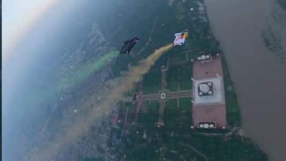 Three Sky Divers Jumped From Altitude Of Five Thousand Feet Near The Taj Mahal