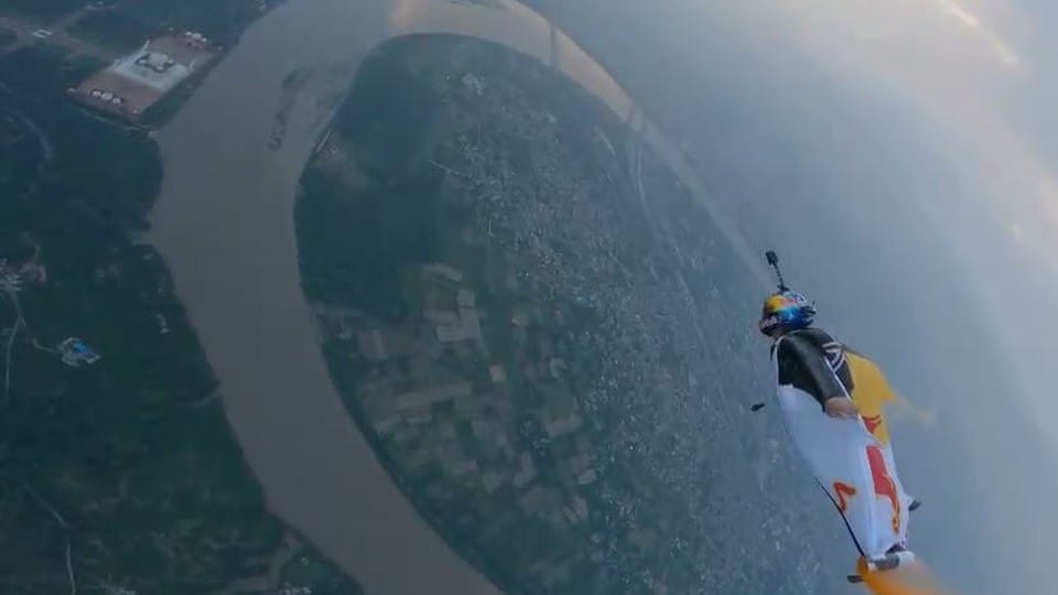 Three Sky Divers Jumped From Altitude Of Five Thousand Feet Near The Taj Mahal