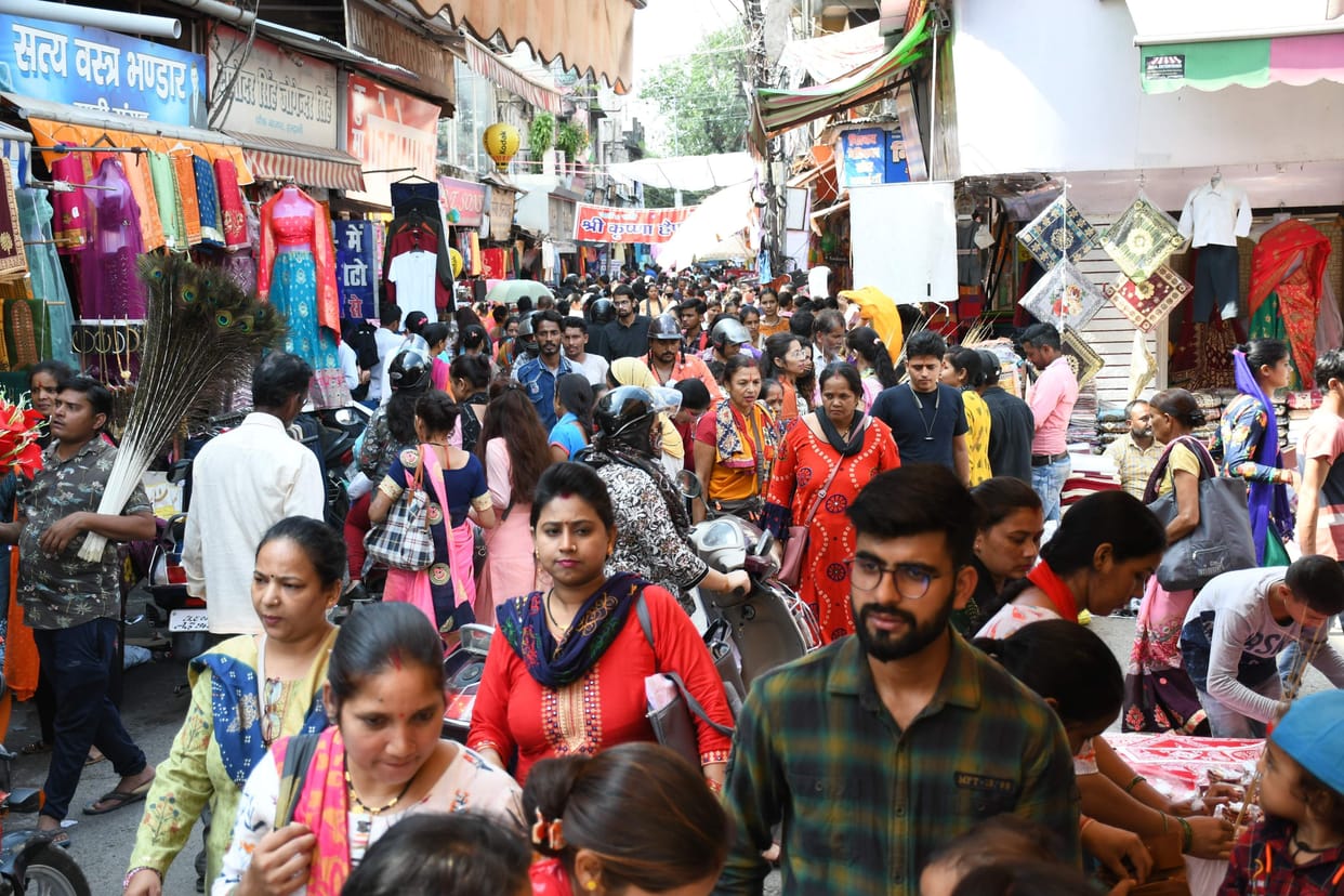 The market came alive on Karva Chauth