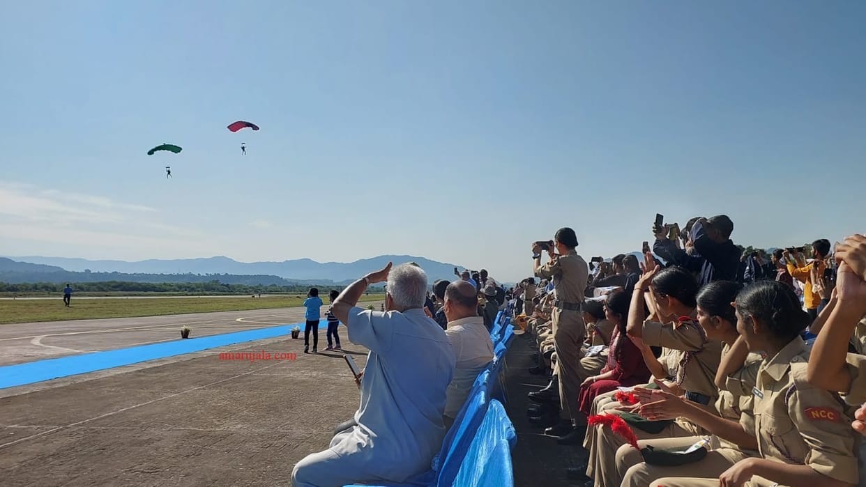 udhampur air show news and photos in hindi Rafale Jaguar and MiG Apache seen