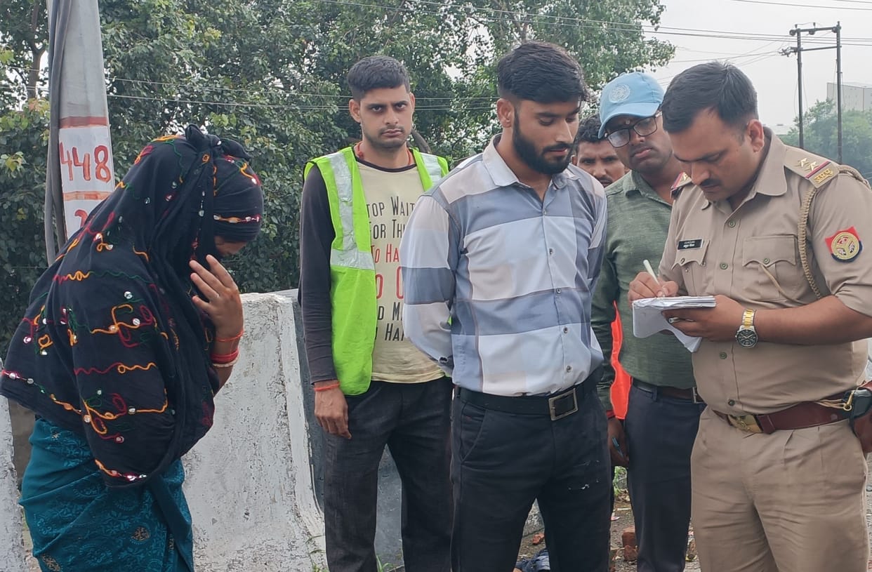 Kanpur Dehat: The miscreants robbed the purse by dropping the brother-in-law and sister-in-law riding the bike on the Rajendra overbridge of Raniya