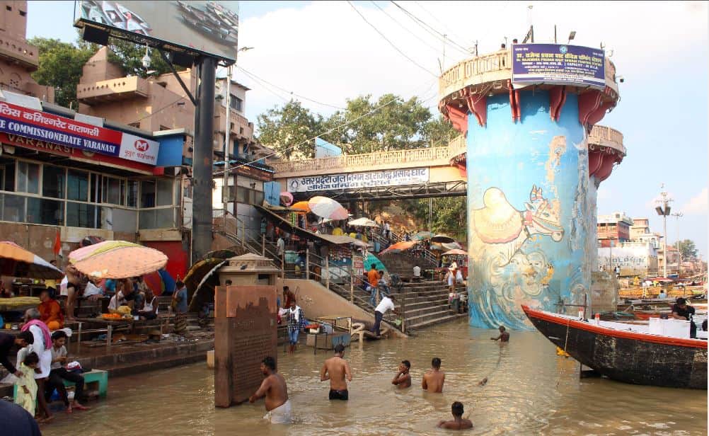 Ganga water level rising again in Varanasi ghats lost contact setback for Dev Deepawali preparations