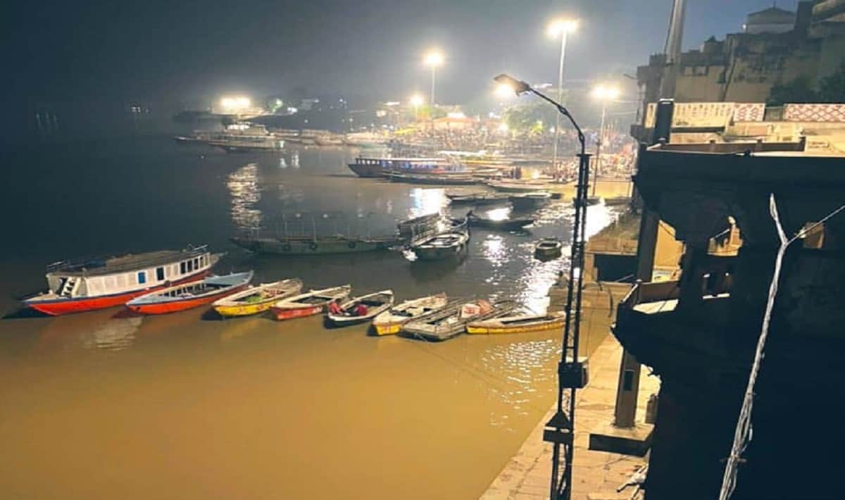 Ganga Water Level Rising Again In Varanasi before dev deepawali 2022 people surprised