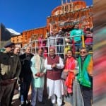 बदरीनाथ पहुंचे मुकेश अंबानी