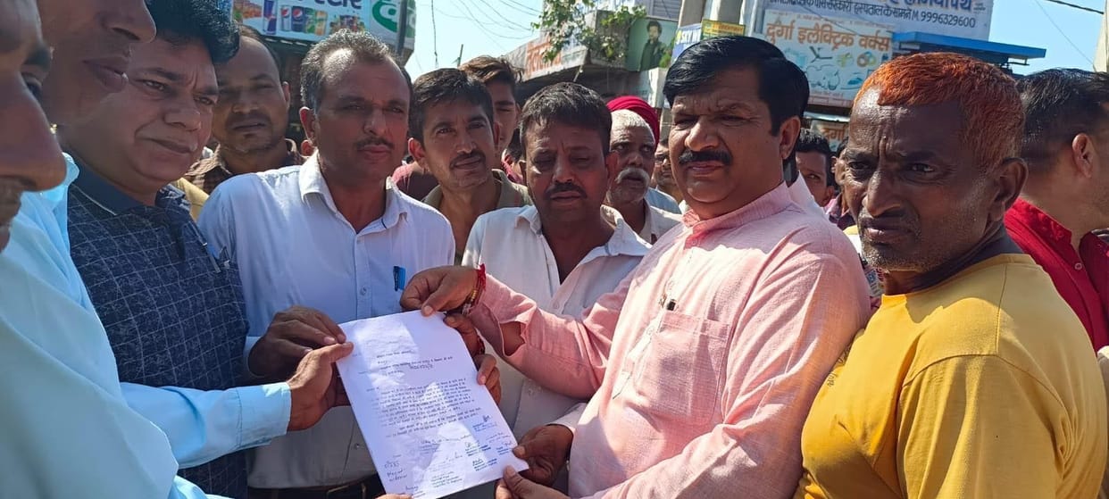 Less staff in Rajound's school, jammed