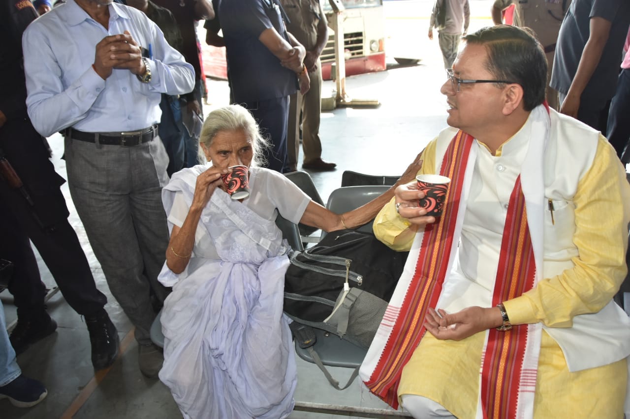 Dehradun news: CM pushkar singh dhami done surprise inspection in isbt dehradun