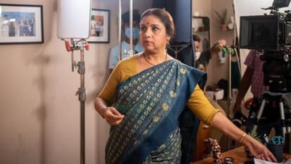 Aye Zindagi Movie Review in Hindi by Pankaj Shukla Anirban Bose Revathy Mrinmayee Godbole Satyajeet Dubey