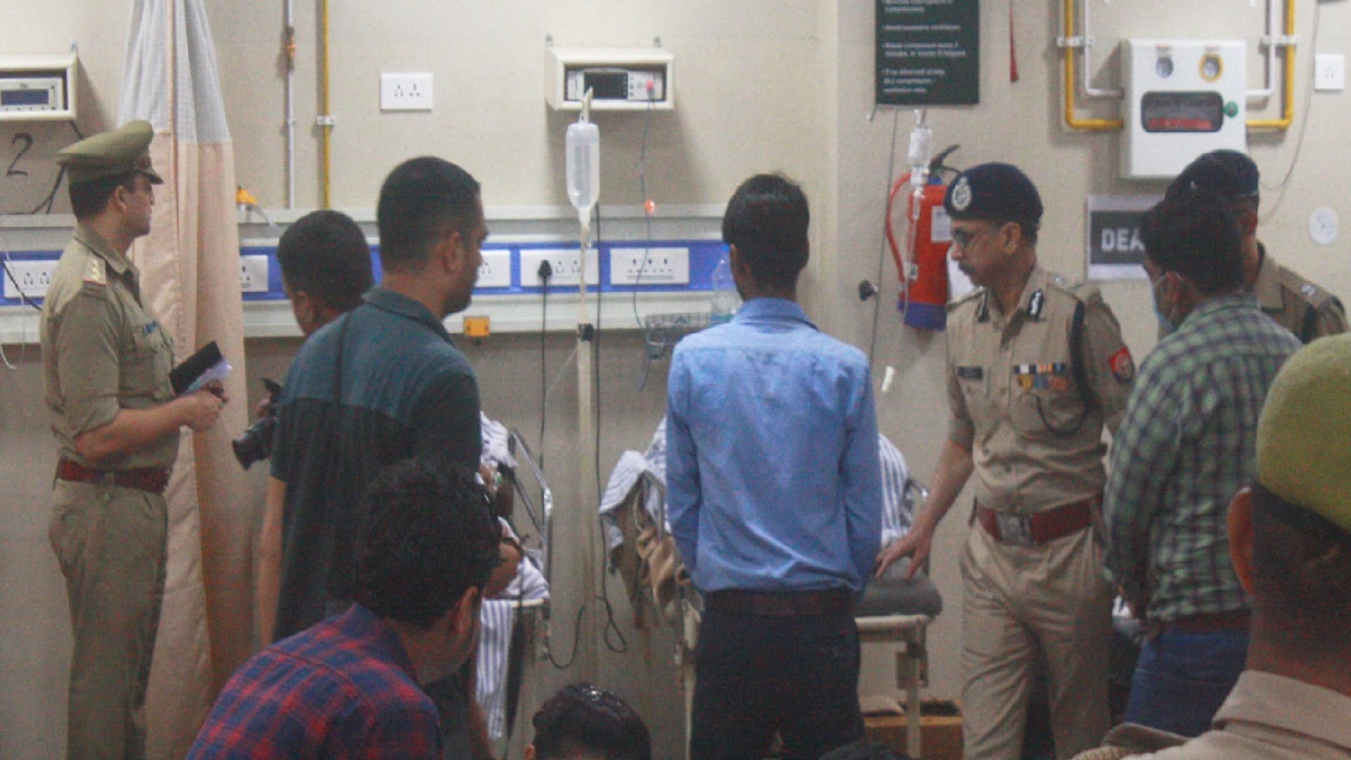 Moradabad police team attacked in Kunda area of Uttarakhand police could not even catch prize of 50 thousand