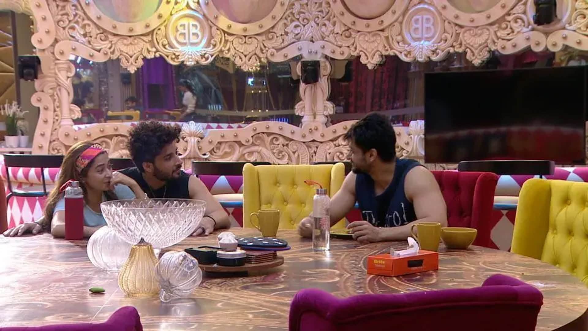 Bigg Boss 16 Priyanka beat Nimrat in Task given by bigg boss in house