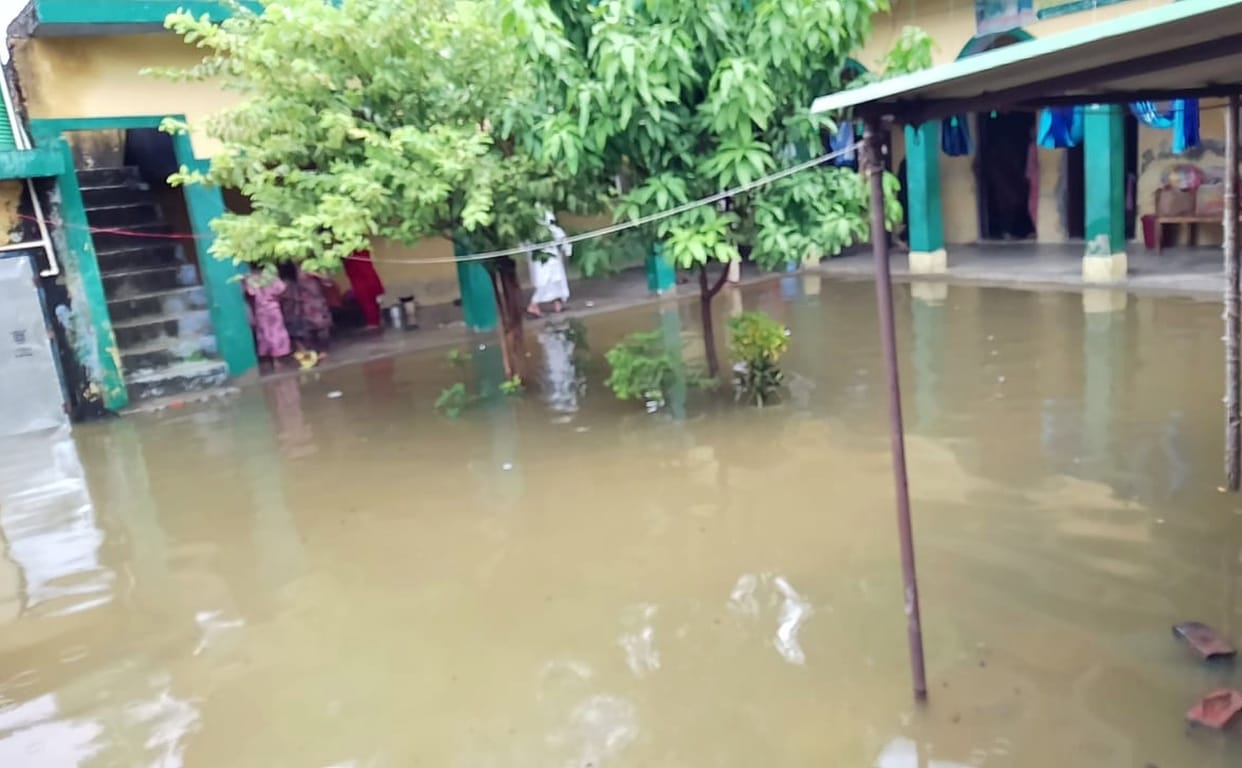 Waterlogging in six localities of the city, increased troubles