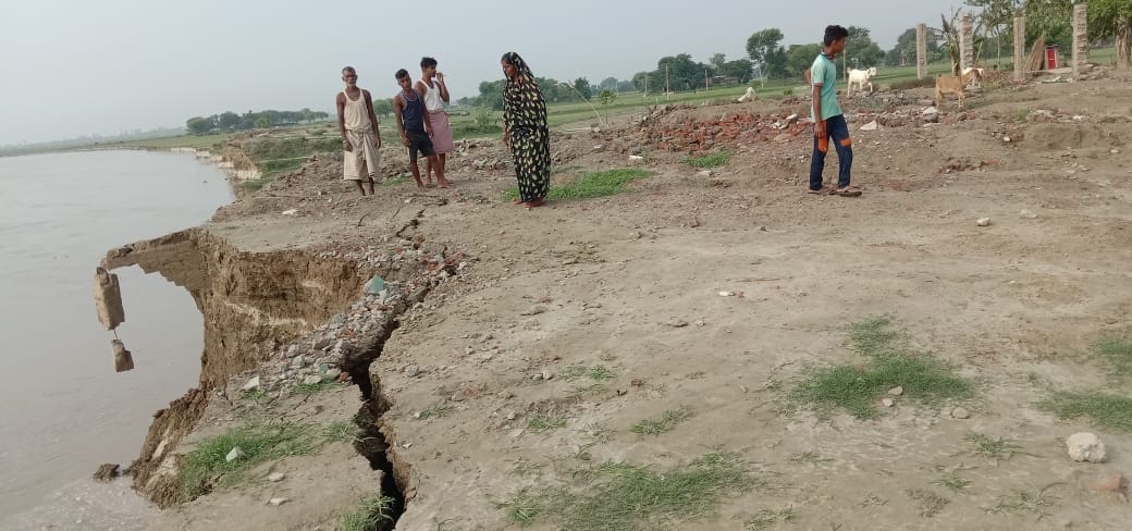 Escalation continues in Ganga and Saryu, water reached many new areas