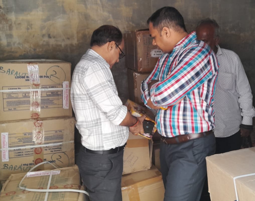 DM raided the warehouse of firecrackers