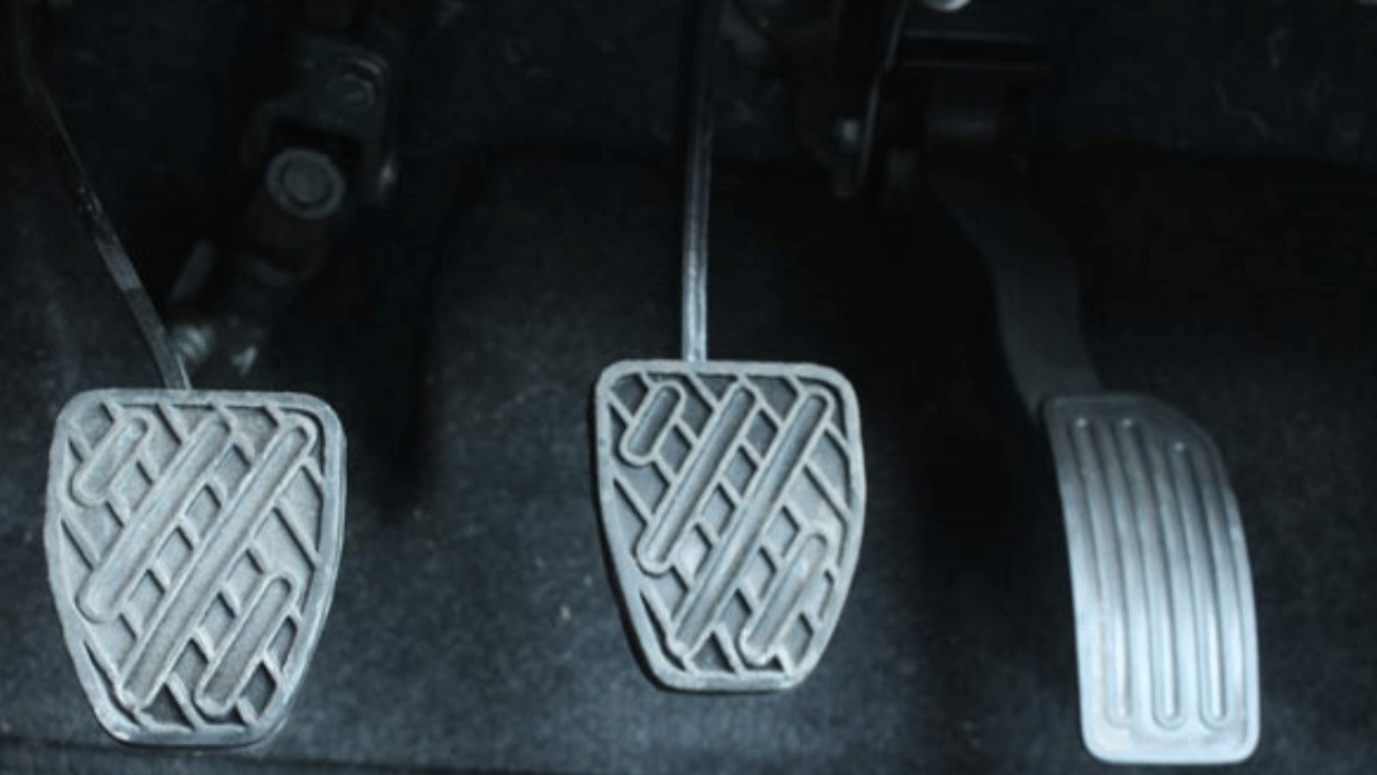 If you want to increase the life of car's clutch, then definitely adopt these special methods, know the detail