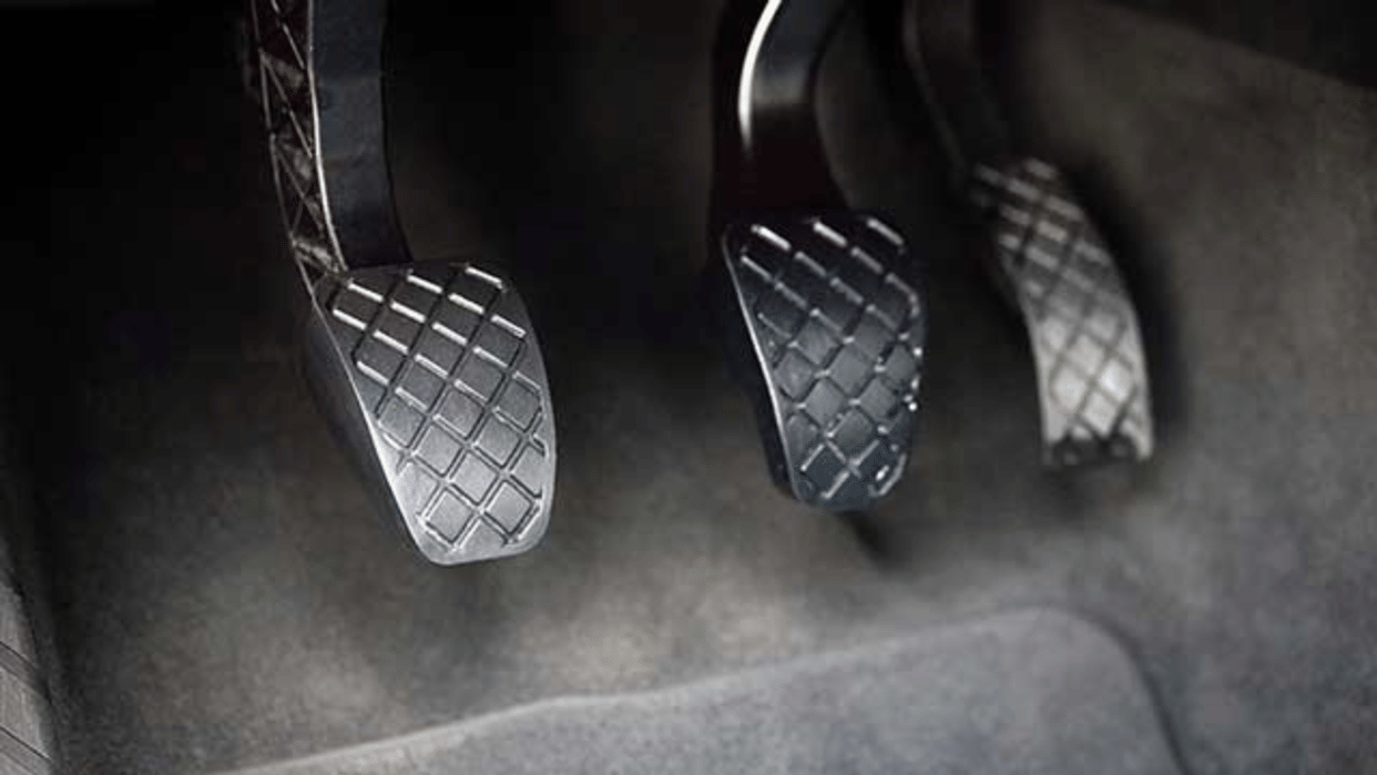 Clutch is necessary for car driving, due to these three reasons it gets tight, know how to fix it