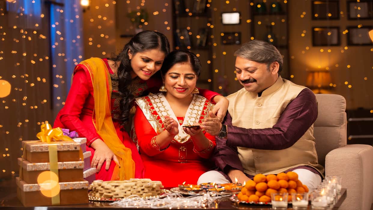 Diwali 2022 How to Make Preparation List From Dhanteras to Bhai Dooj Check Details in Hindi