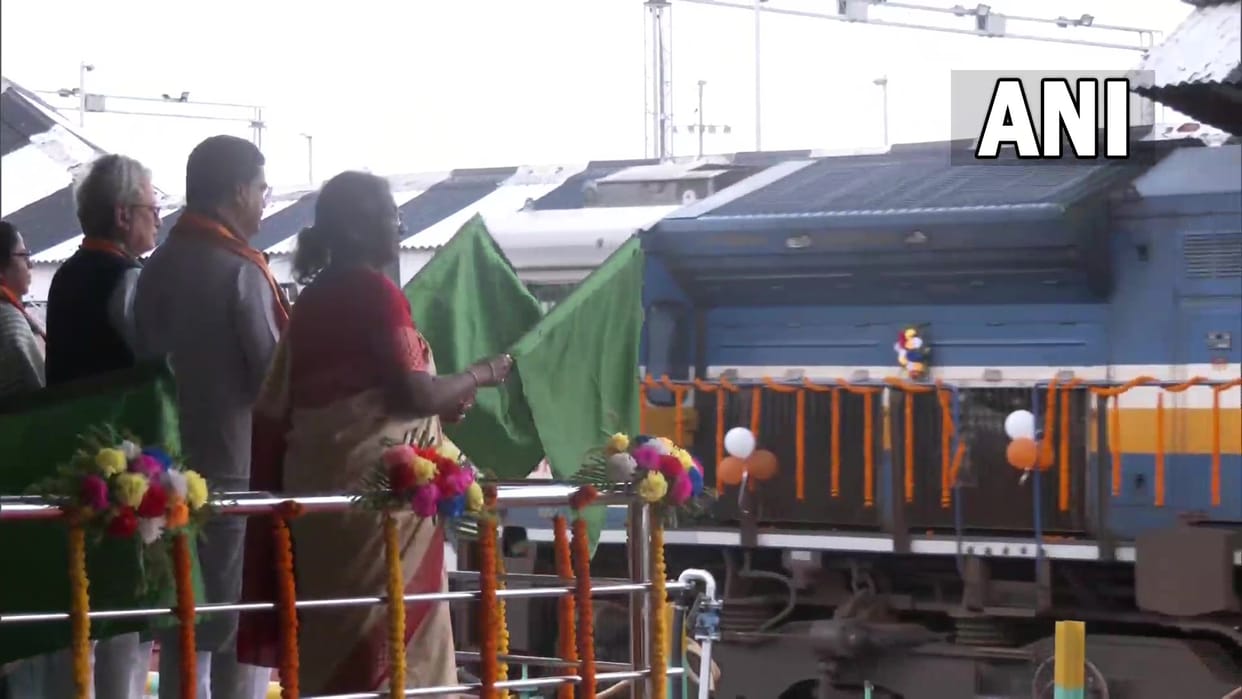 President Droupadi Murmu and CM Manik Saha flag off Two train from Agartala Railway Station Guwahati Kolkata E