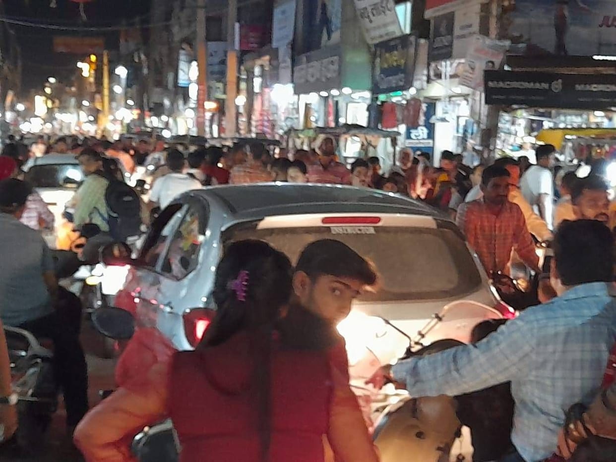 Markets blocked ahead of Diwali
