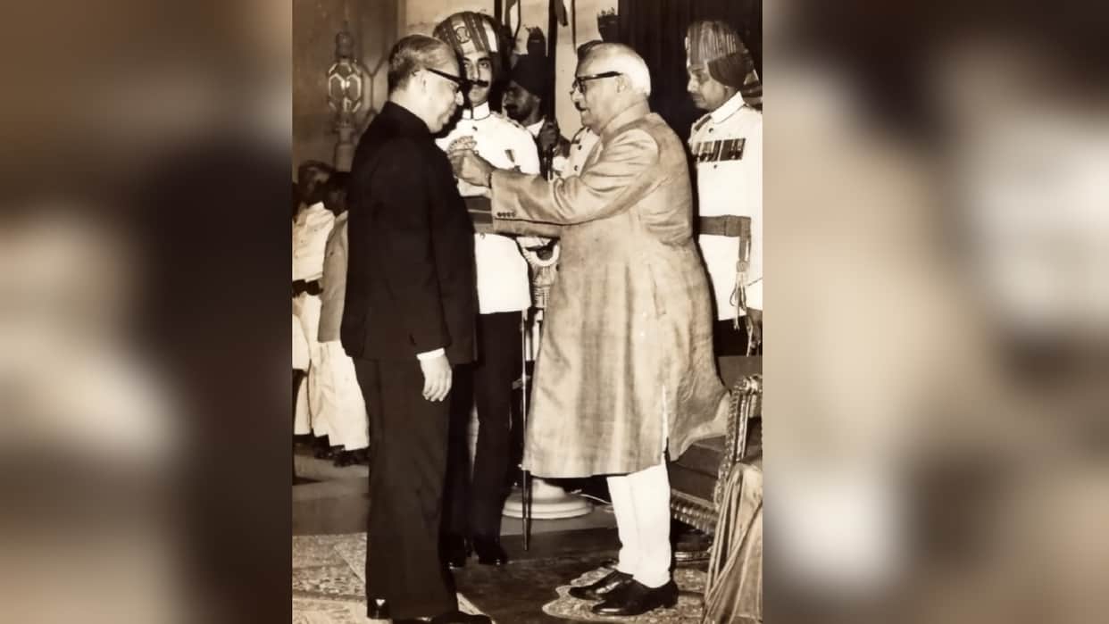 President honored with Padma Bhushan whom Tehsil told their land as unclaimed