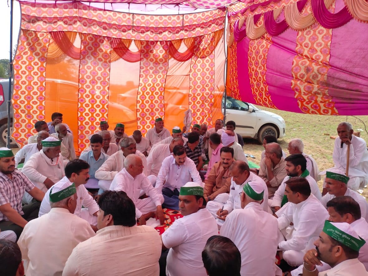 RLD's support to farmers' dharna in Ghitaura