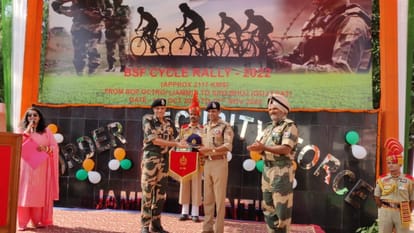ADGP Mukesh Singh flag off BSF cycle rally from the suchetgarh to Gujarat