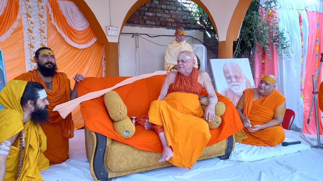 Puri Peethadheeshwar interacts with people at Divya Dharma Sabha in Mahoba