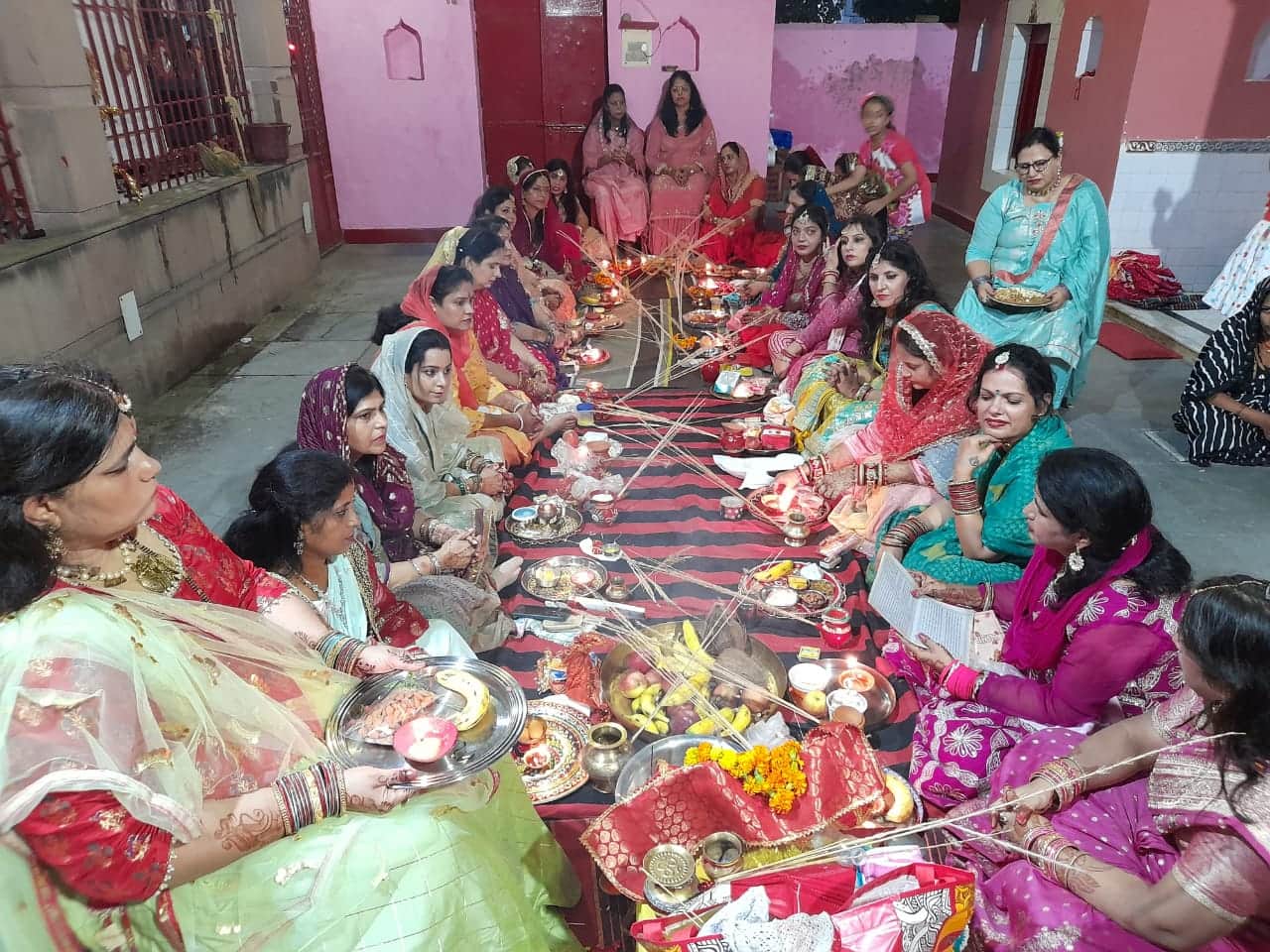Karwa Chauth 2022 celebration moon of love shines in night in varanasi see in pictures