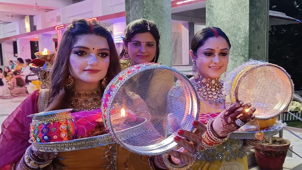 Karvachauth celebrated with pomp in Jammu Kashmir