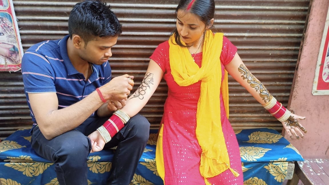 Karva Chauth 2022: Bought makeup items for Karva Chauth