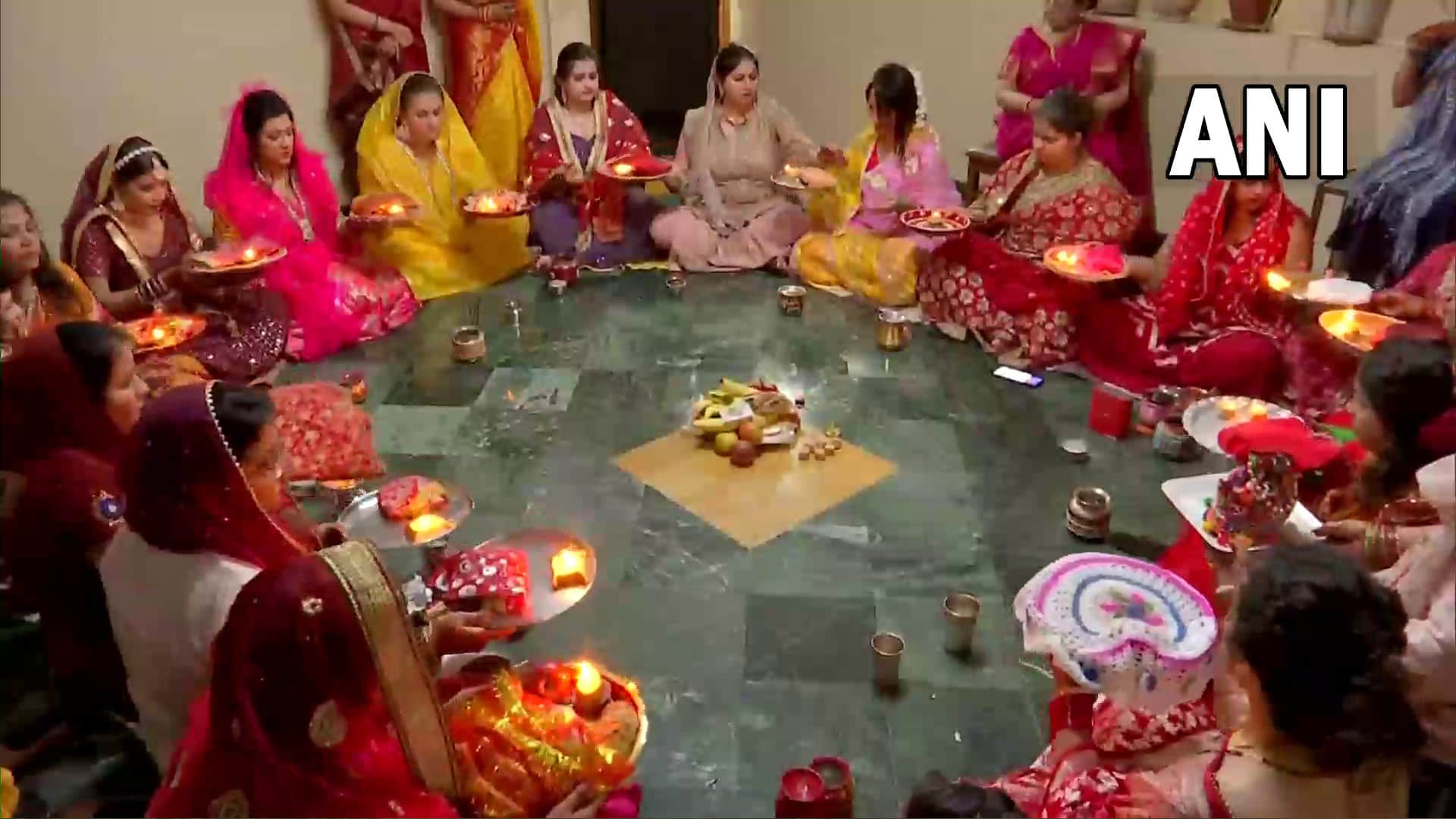 Karwa Chauth Vrat Photos Videos Moon Rise Time Latest News Update In Hindi