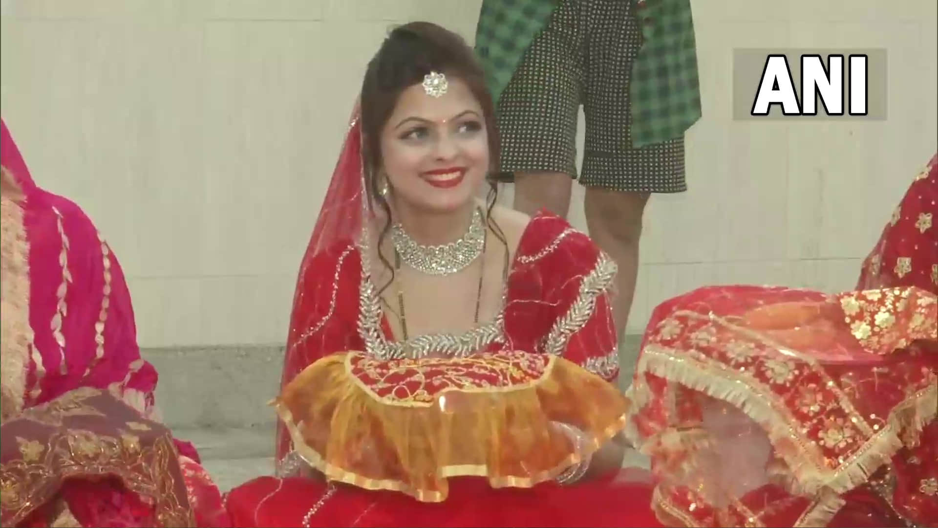 Karwa Chauth Vrat Photos Videos Moon Rise Time Latest News Update In Hindi