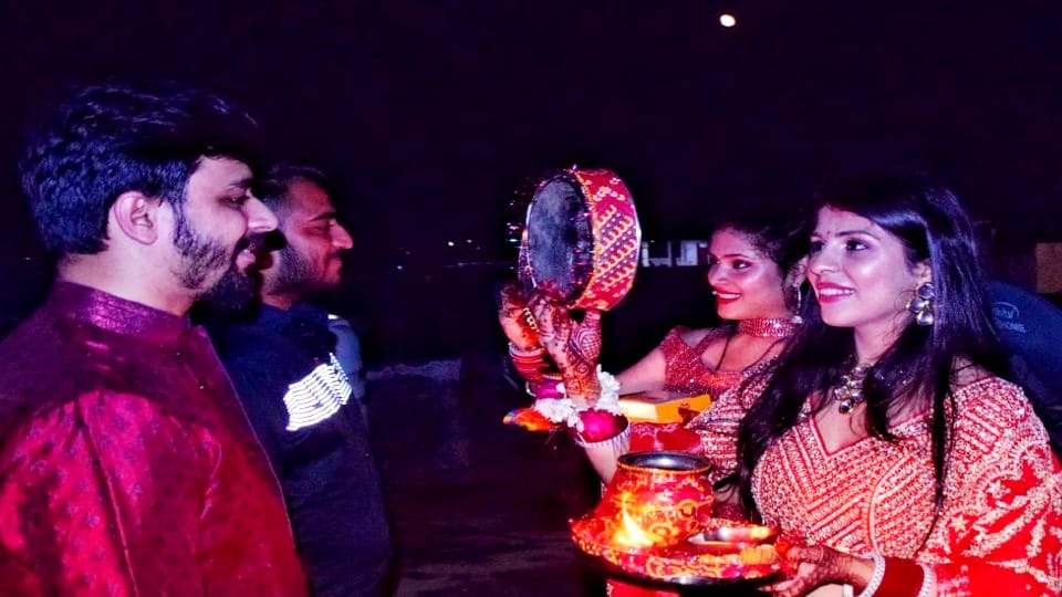 Karwa Chauth 2022 women performed worship moon for husband long life in Agra