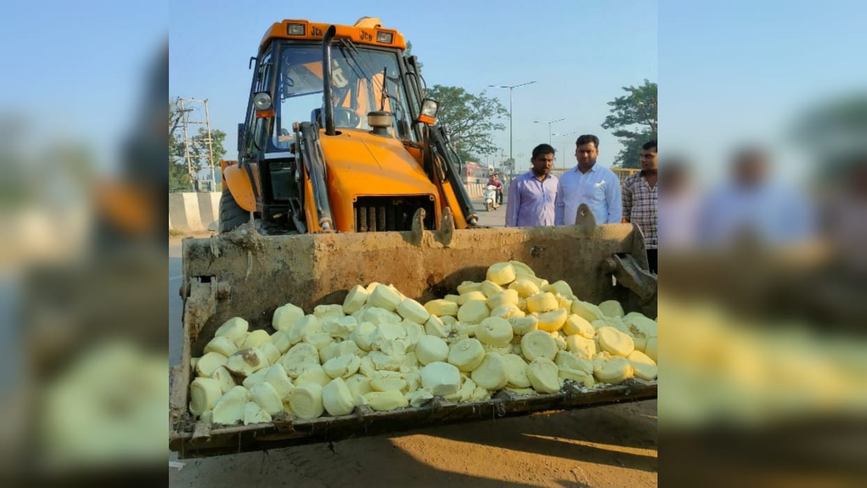 , 11 quintals of adulterated mawa was destroyed by officials Before the festivals in Baghpat