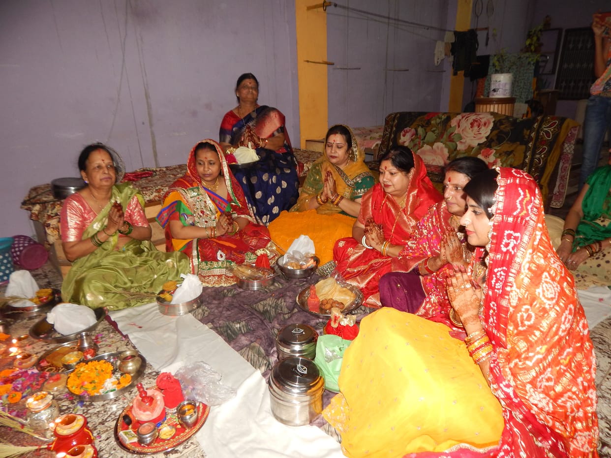 Suhagins kept the unbroken good fortune Karva Chauth