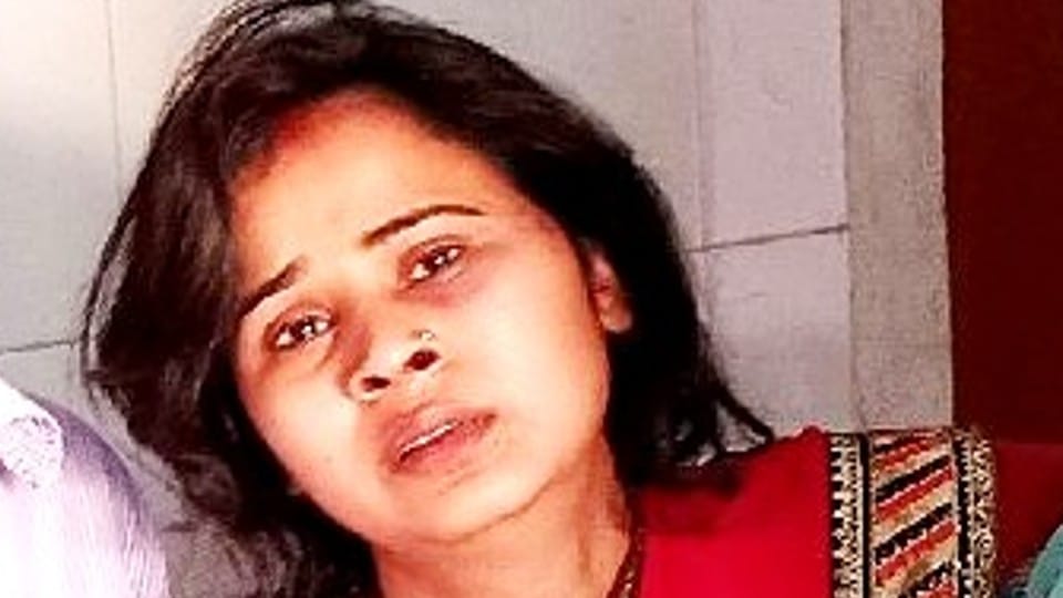 husband relatives brutally beaten up the wife on Karva Chauth in Agra