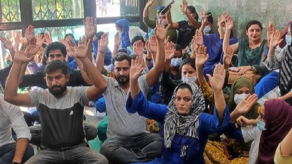 Notice to 20 junior staff nurses who protested against assault in Rajori GMC