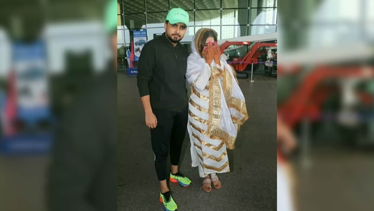 Karwa Chauth 2022 Rakhi Sawant celebrates festival with boyfriend adil durrani flaunts her mehndi in video